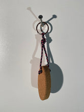 Lade das Bild in den Galerie-Viewer, Floating keychain
