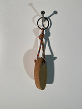 Lade das Bild in den Galerie-Viewer, Floating keychain
