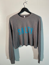 Lade das Bild in den Galerie-Viewer, Women`s Cropped Crew Fleece &quot;SALTY&quot;
